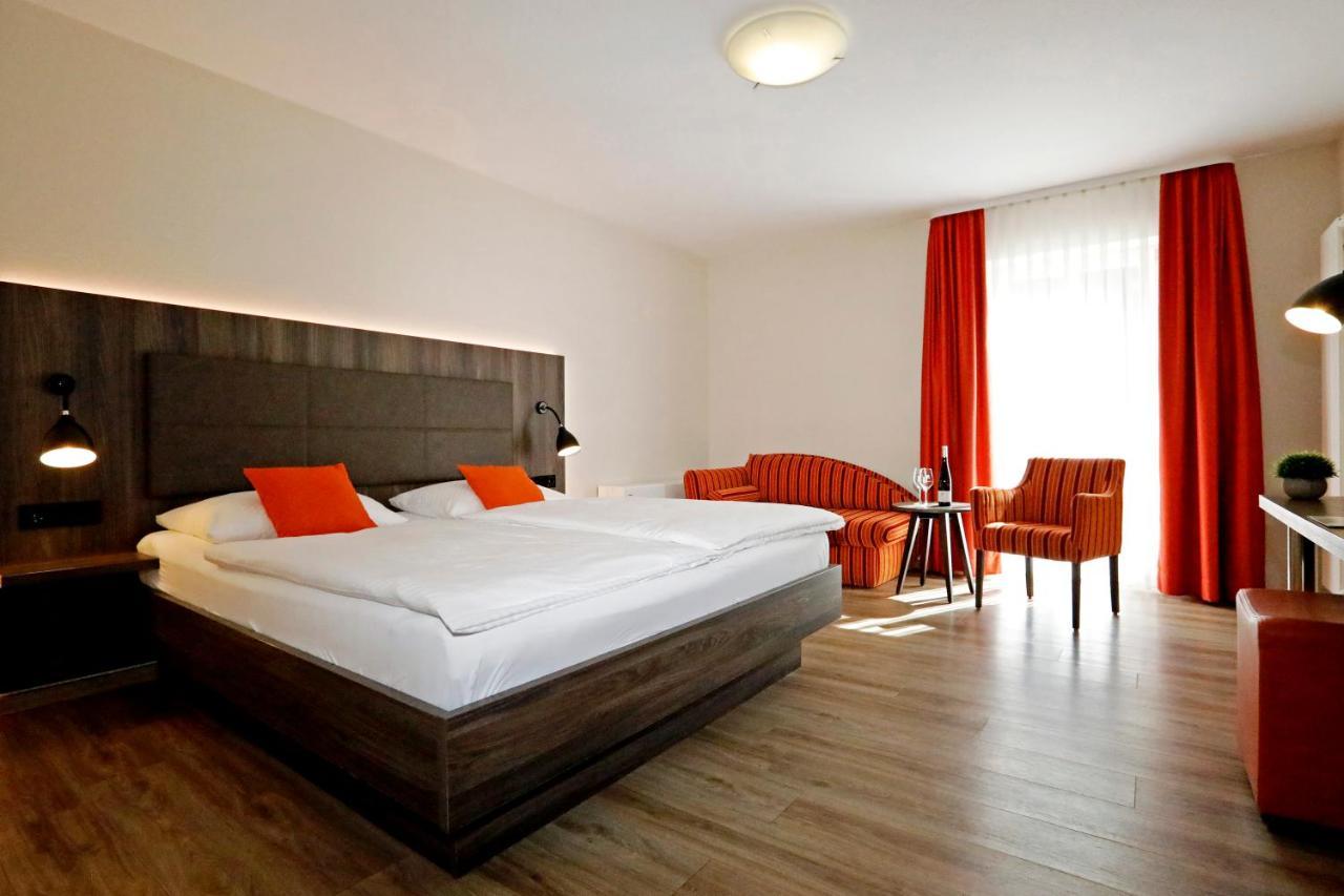 Landhotel Altes Wasserwerk Gbr フラインスハイム エクステリア 写真