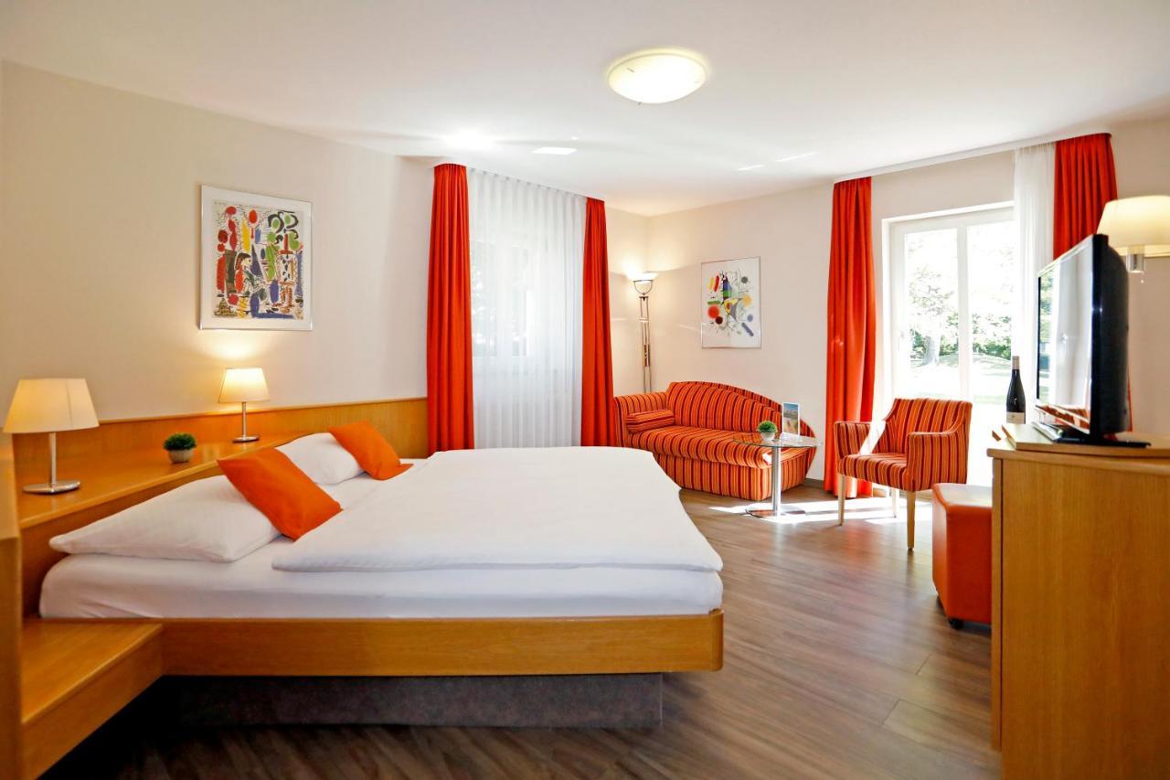Landhotel Altes Wasserwerk Gbr フラインスハイム エクステリア 写真